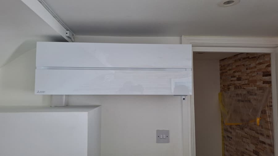 Mitsubishi gloss white indoor unit installation