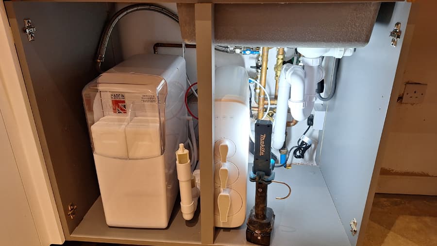 Under sink water softener and pipework installation