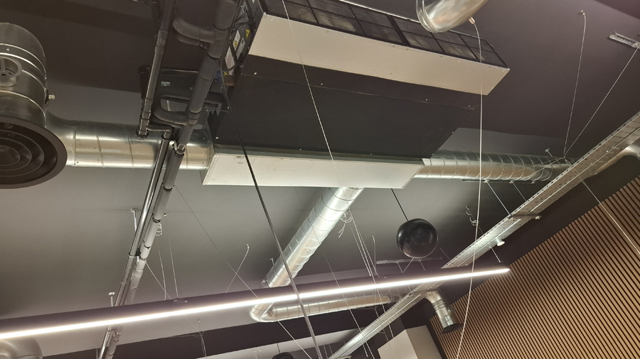 Commercial ductwork installation in restaurant